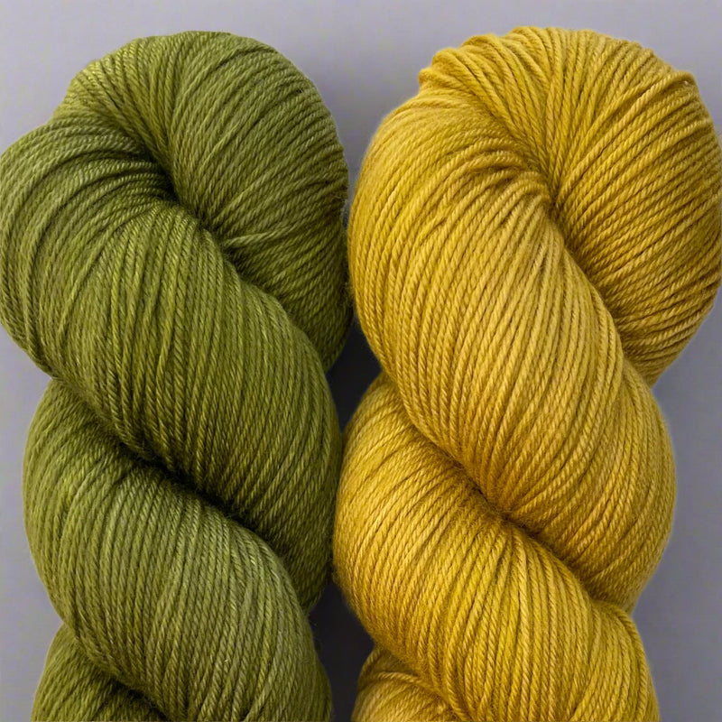 Moon Mint by Andrea Mowry Bottle Green & Ochre on Aussie Extra Fine Fingering