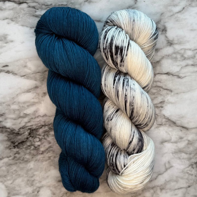 Peacock & Newsprint Duo in Aussie Extra Fine Fingering