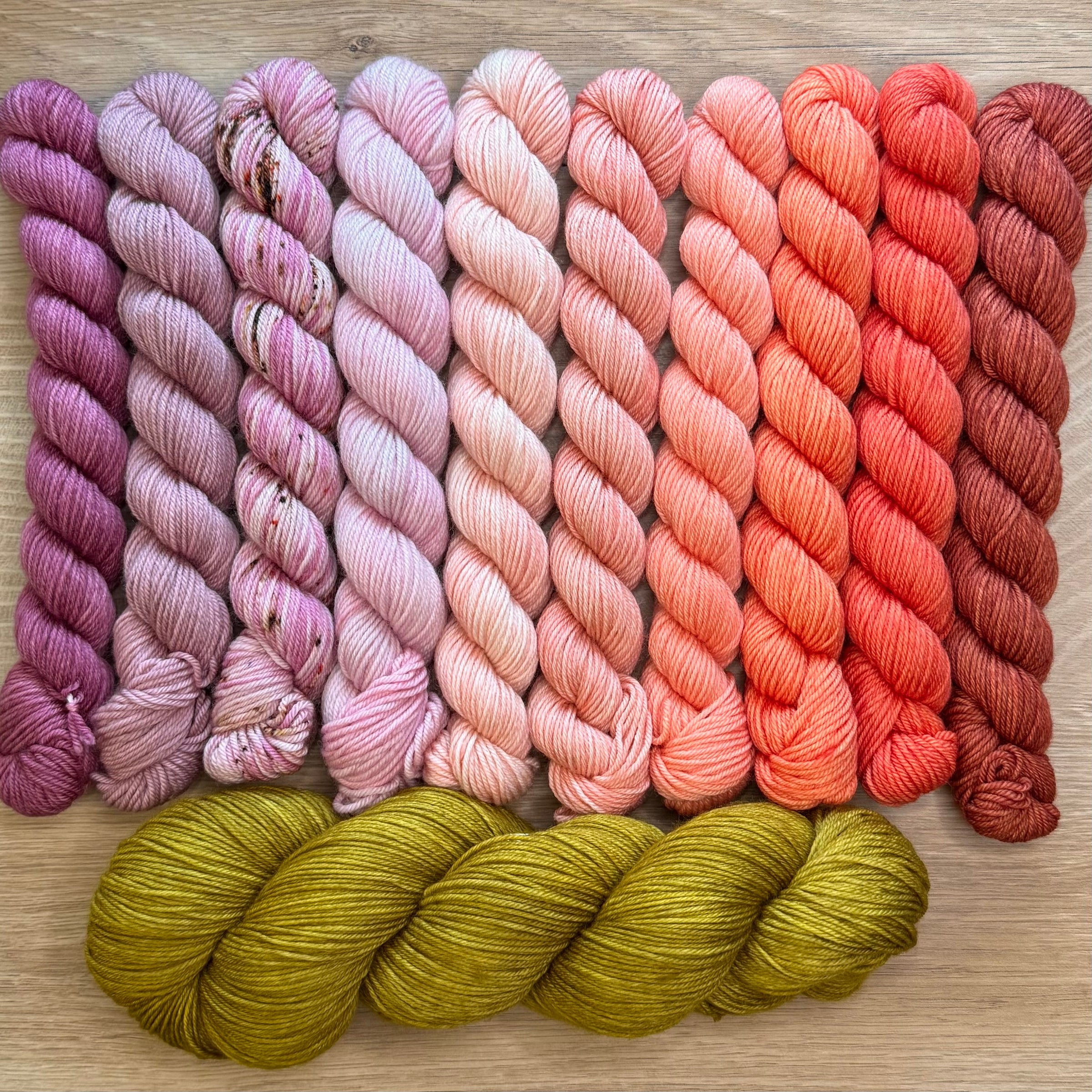Tabby Road MKAL 2026 (by Casapinka) Aussie Extra Fine Sock with Nylon 10 Mini set #7 with 1 Full Skein of Chartreuse Jaune & 1 Cat Stitch Marker