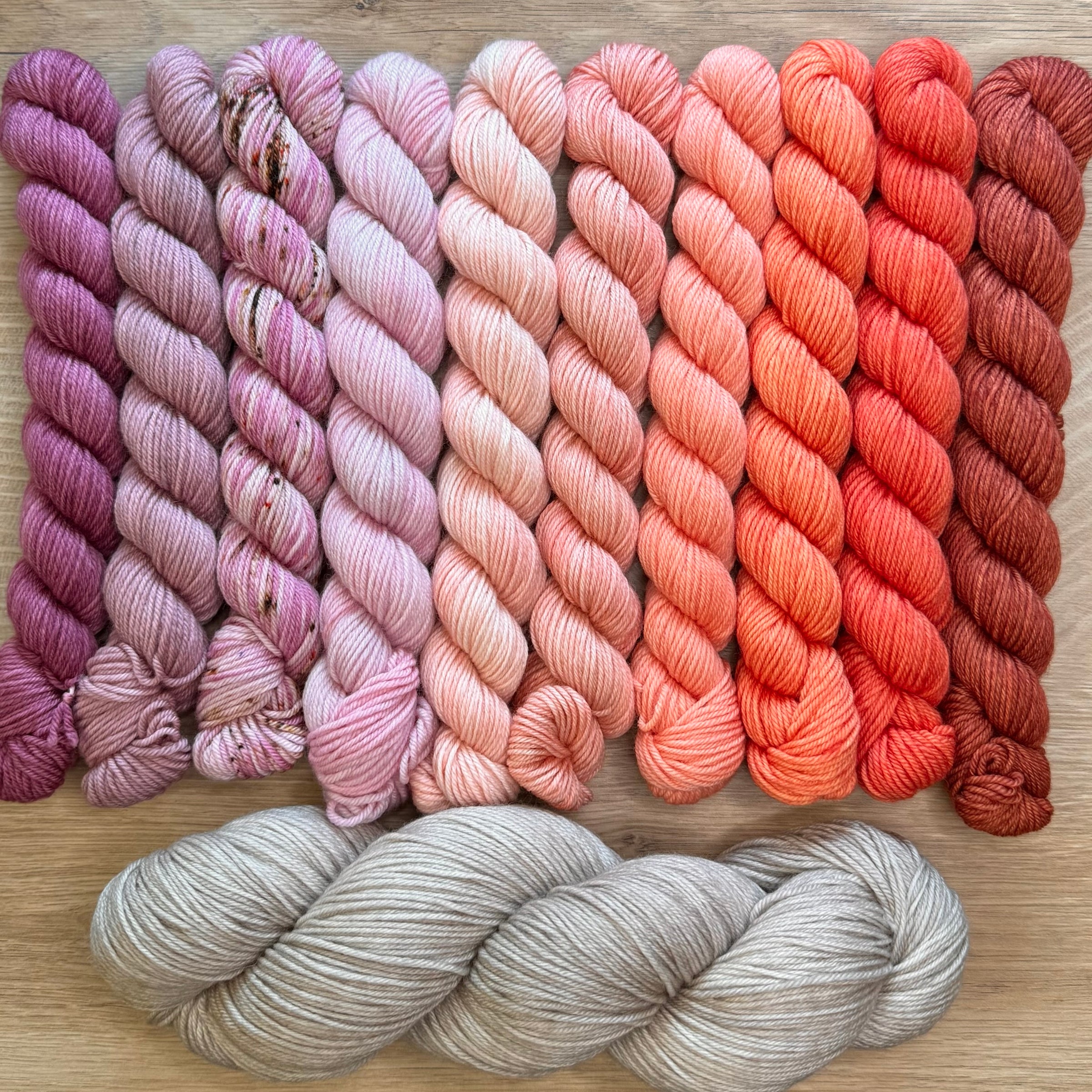 Tabby Road MKAL 2026 (by Casapinka) Aussie Extra Fine Sock with Nylon 10 Mini set #7 with 1 Full Skein of Cashmere Pearl & 1 Cat Stitch Marker