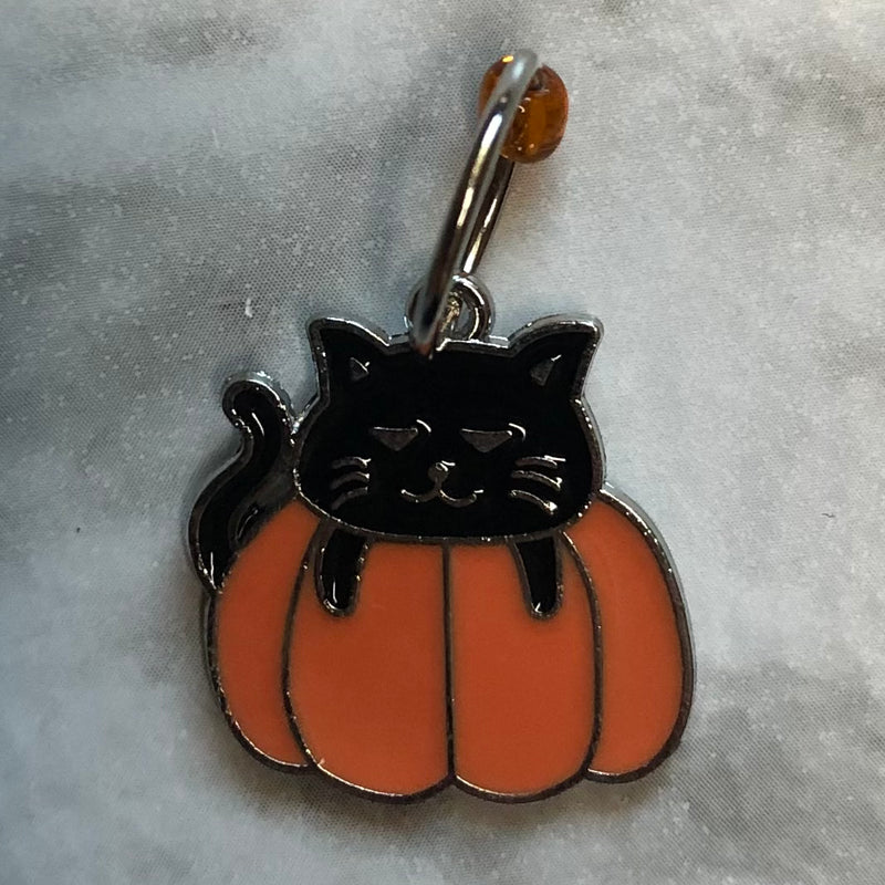 Cat in Pumpkin 🎃 Stitch Marker