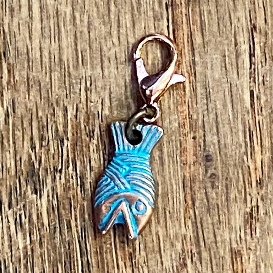 Verdigris Fish Progress Keeper (lobster claw)