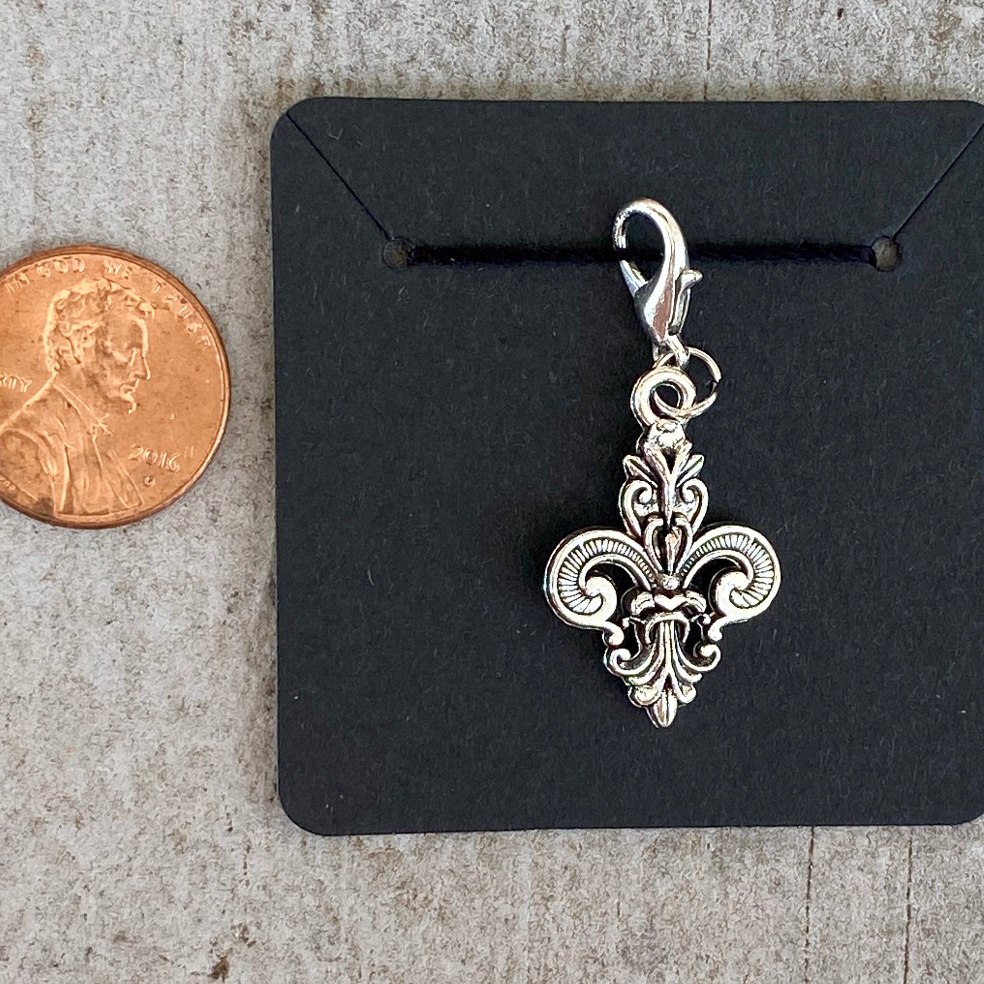 Large Fleur de Lis (2 Sided Charm) Progress Keeper