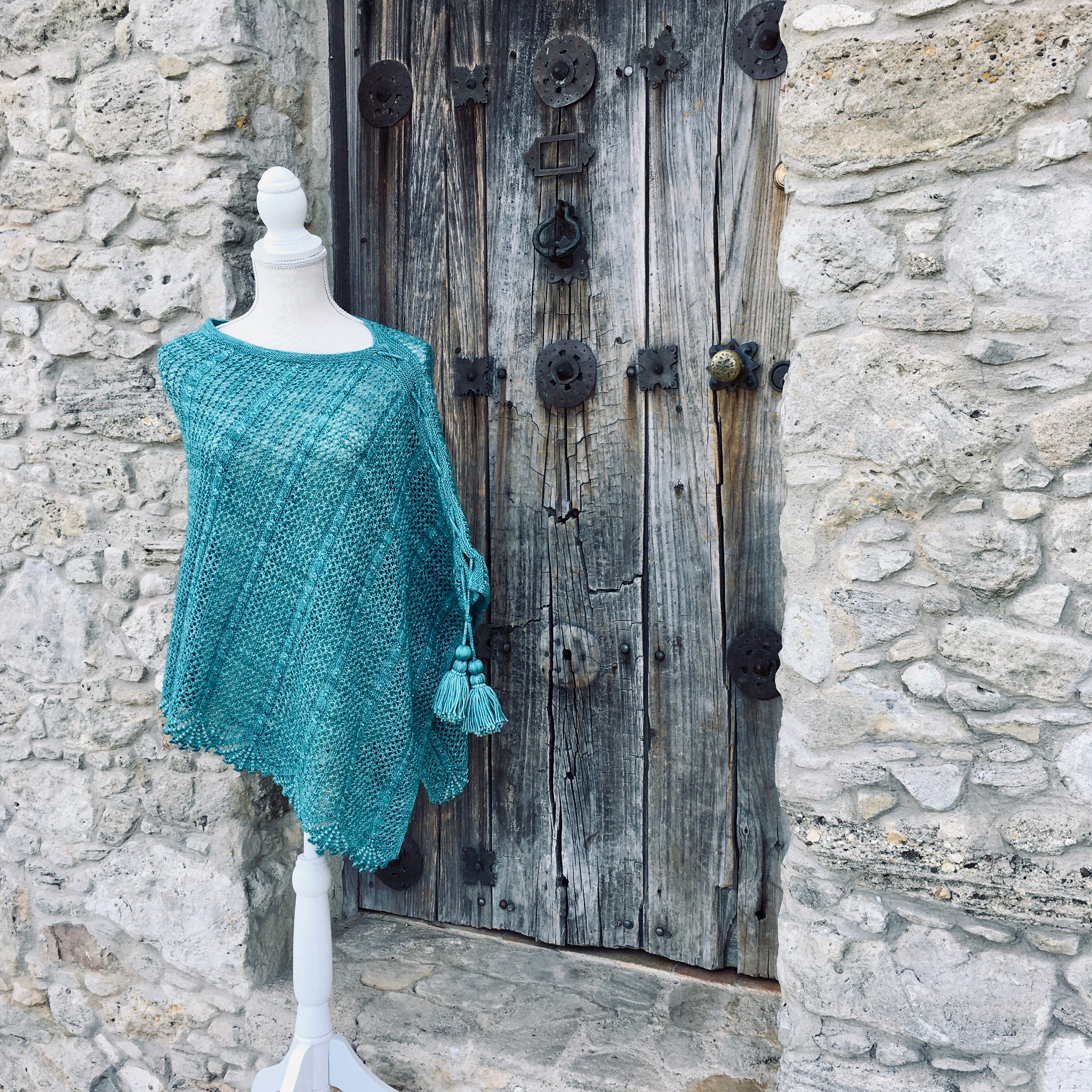 Guadalupe River Light Kit (Choose your color) Complete With Miyuki Beads, Crochet Hook, etc. (Design & Sample by Alexandra Davidoff), Aussie Extra Fine fingering 4 ply, Ships FREE [Pattern is NOT included] *dyed to order*