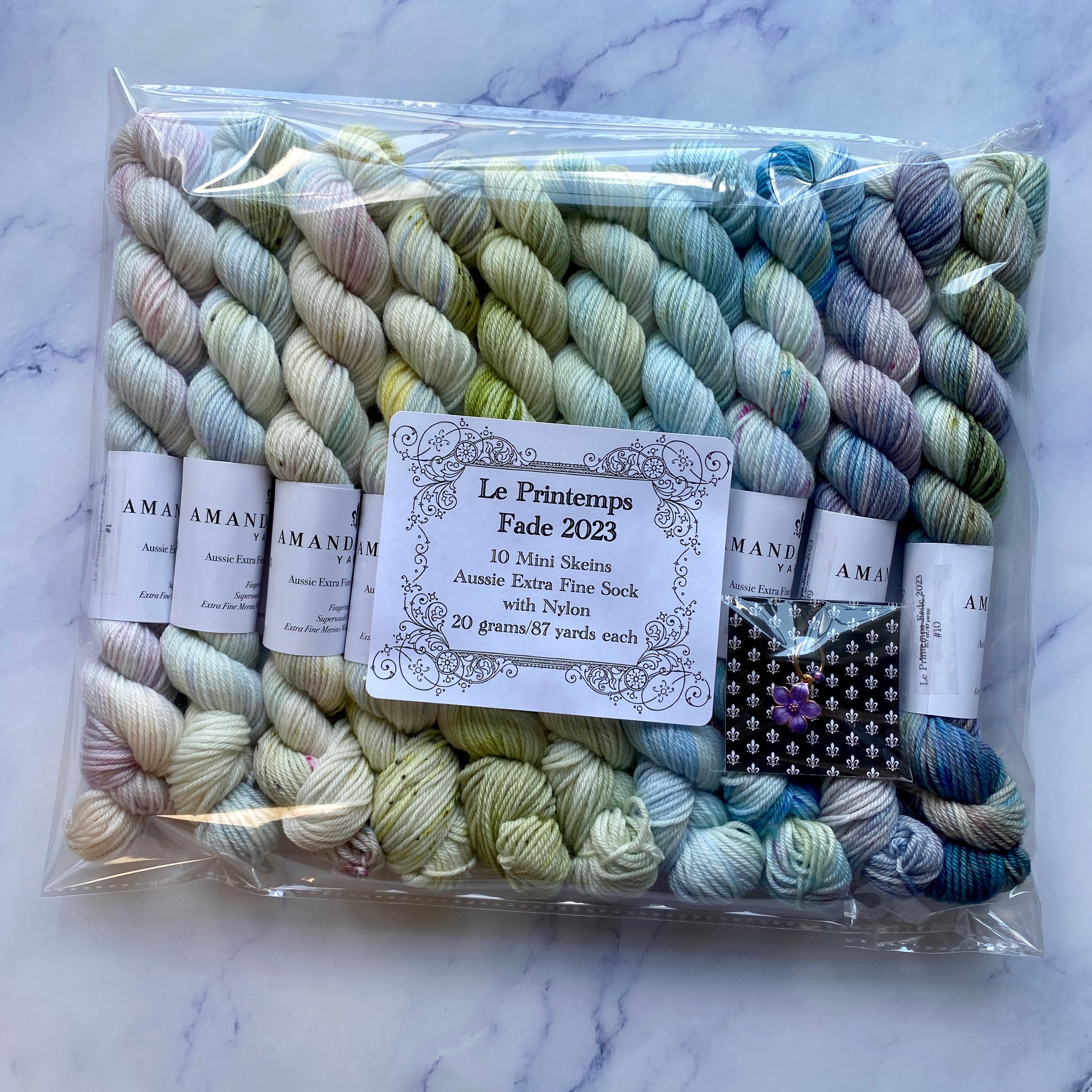 Fade Into Deep Space Mini Skein Yarn Kit - Knit Knot & Natter