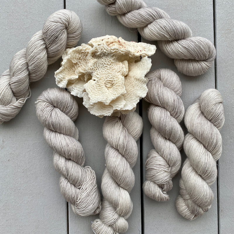 Oyster, Merino Linen Fingering Weight